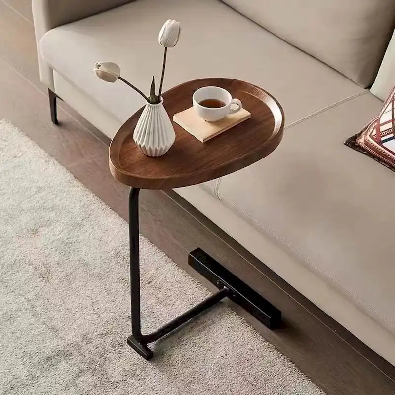 Tavolino laterale marrone a forma di C